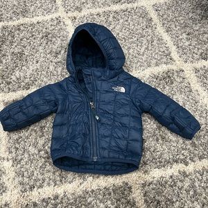 The North Face Infant ThermoBall™ Eco Hooded Jacket - Size 3-6M Navy